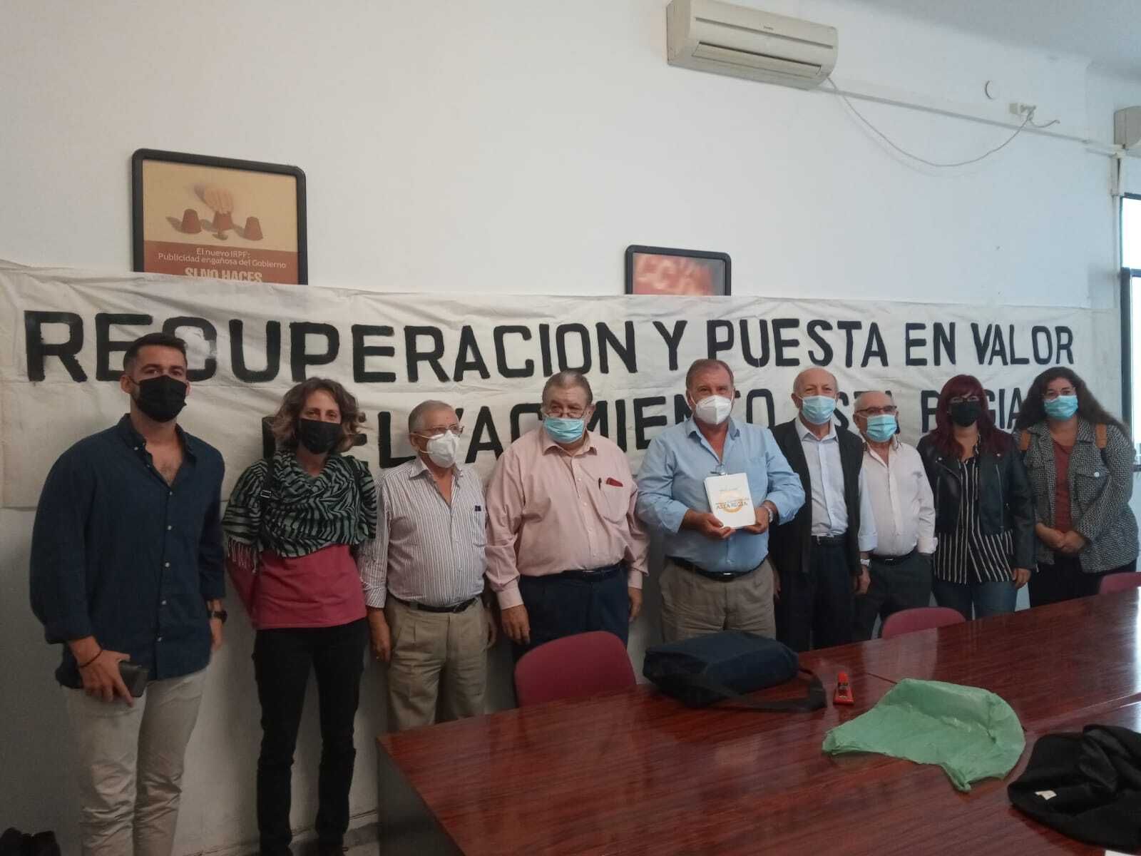 Encuentro de la Plataforma por Asta Regia con grupos políticos y 'Solidaridad'.