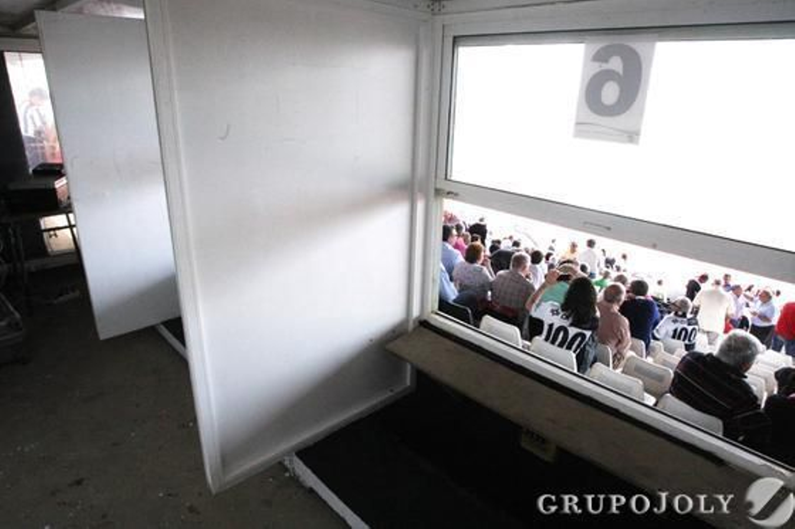 La Balona certifica su segunda posición tras el 2-0 para los blanquinegros.

Foto: Paco Guerrero