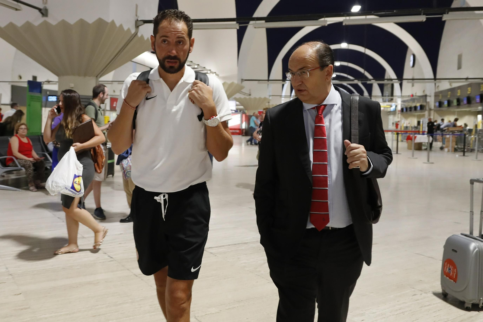 Pablo Machín y José Castro, camino de Lituania.