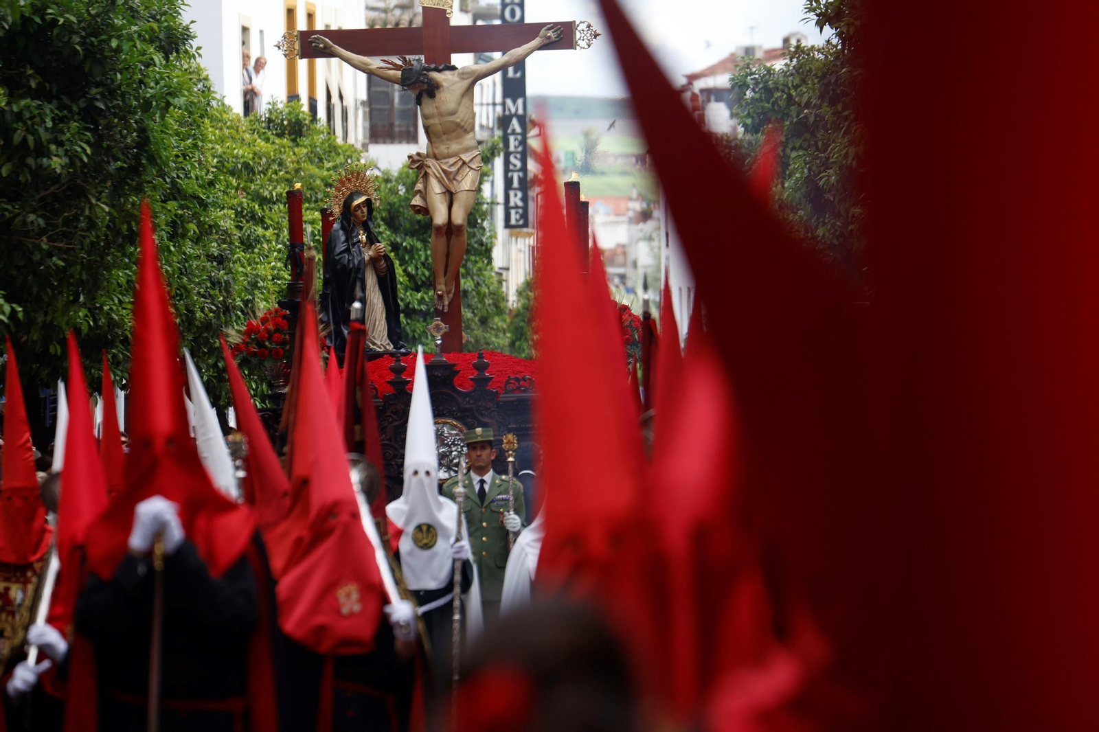 La procesión de la Caridad en este Jueves Santo de Córdoba, en imágenes