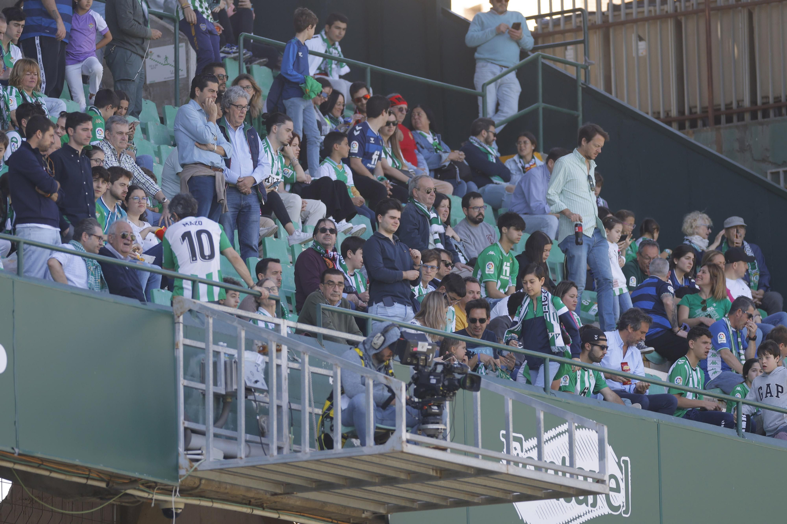 Búscate en las fotos del Betis-Mallorca