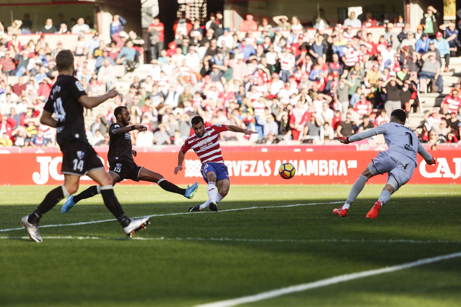 El Granada CF-Huesca, en imágenes