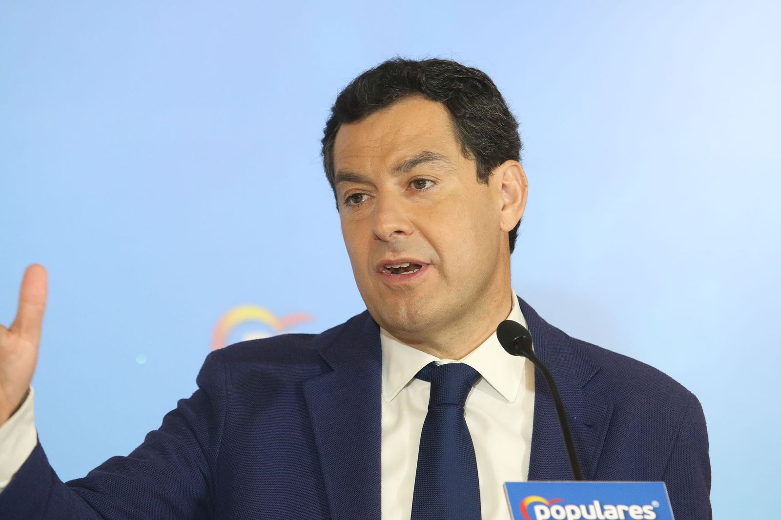 Las imágenes de la visita de Juanma Moreno a Almería