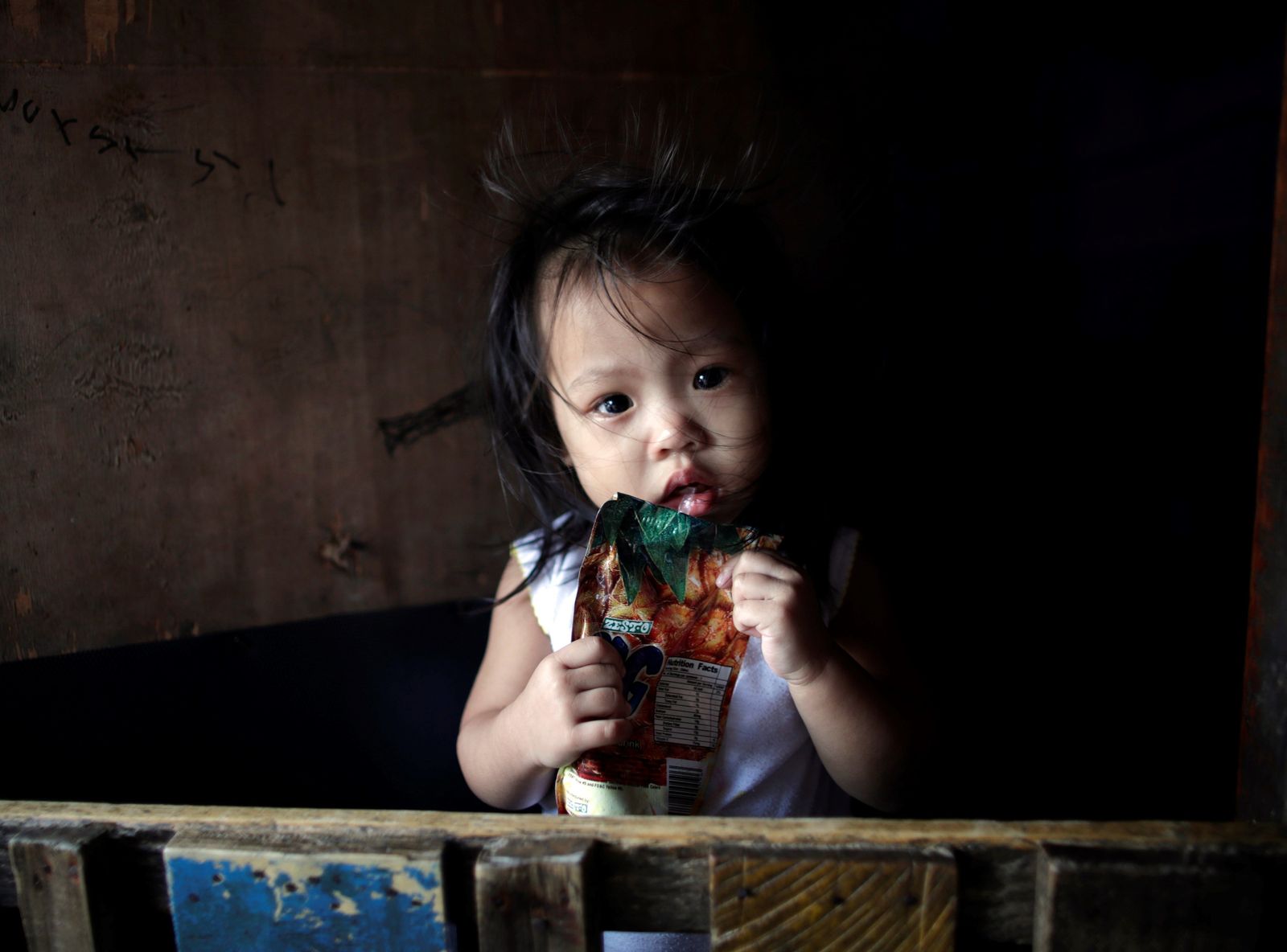 Casas en un mar de plástico filipino