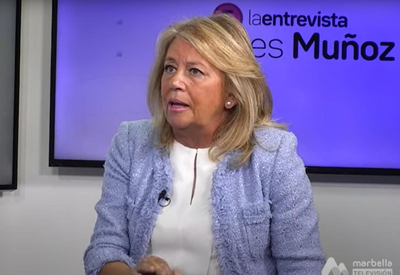 La alcaldesa, Ángeles Muñoz, en un momento de la entrevista en el canal público local. La alcaldesa, Ángeles Muñoz, en un momento de la entrevista en el canal público local.