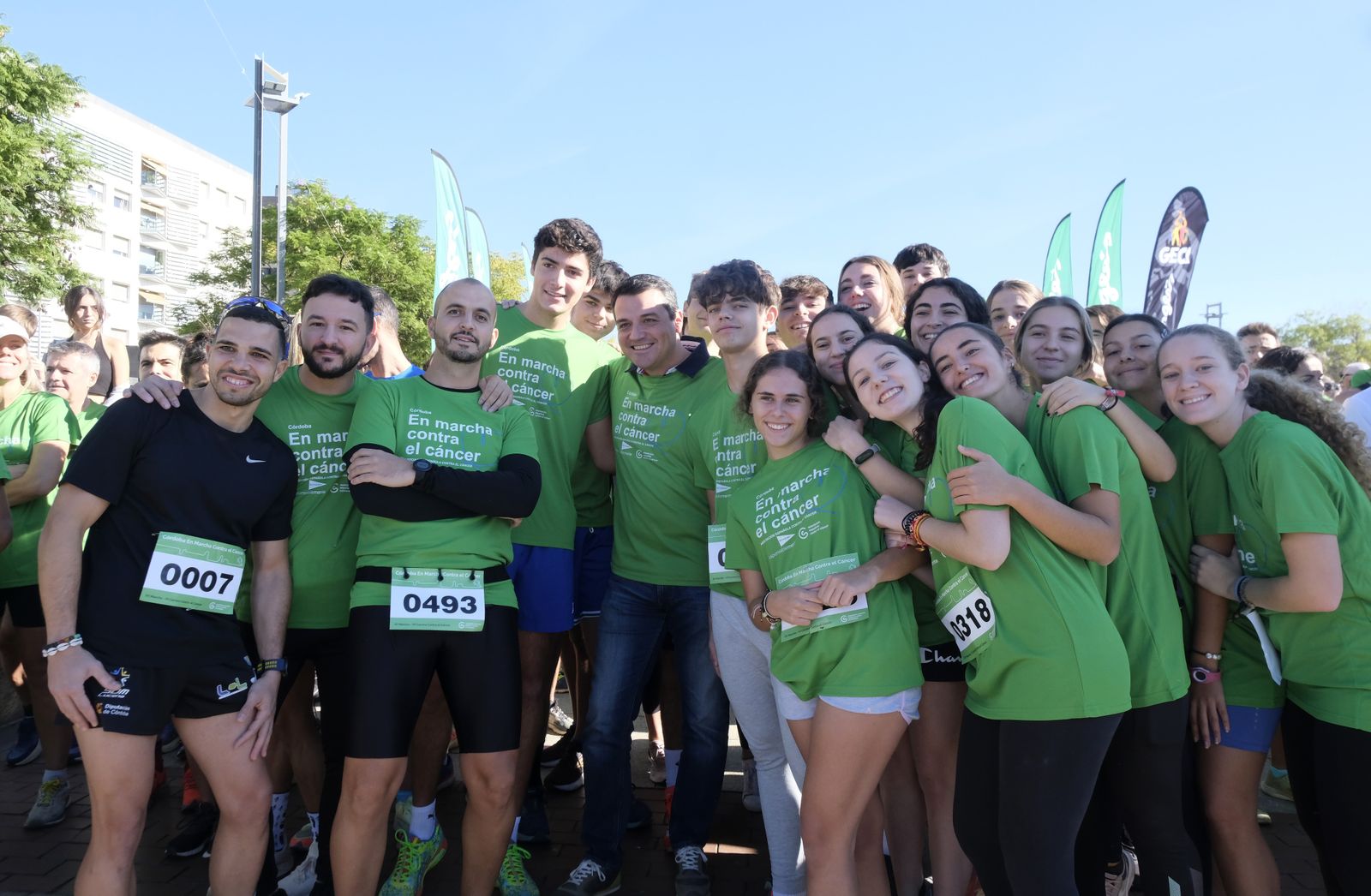 La Carrera por la Vida de la Asociación Española contra el Cáncer en Córdoba, en fotografías