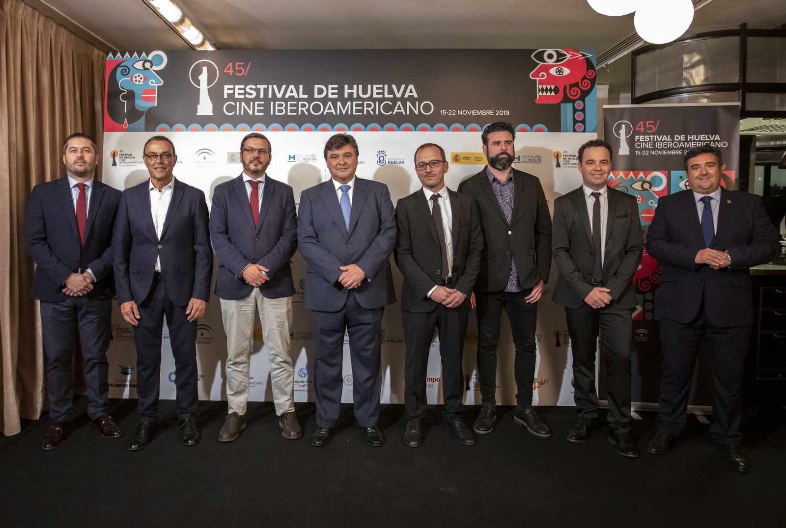 Las autoridades asistentes a las presentación del Festival de Cine en madrid.