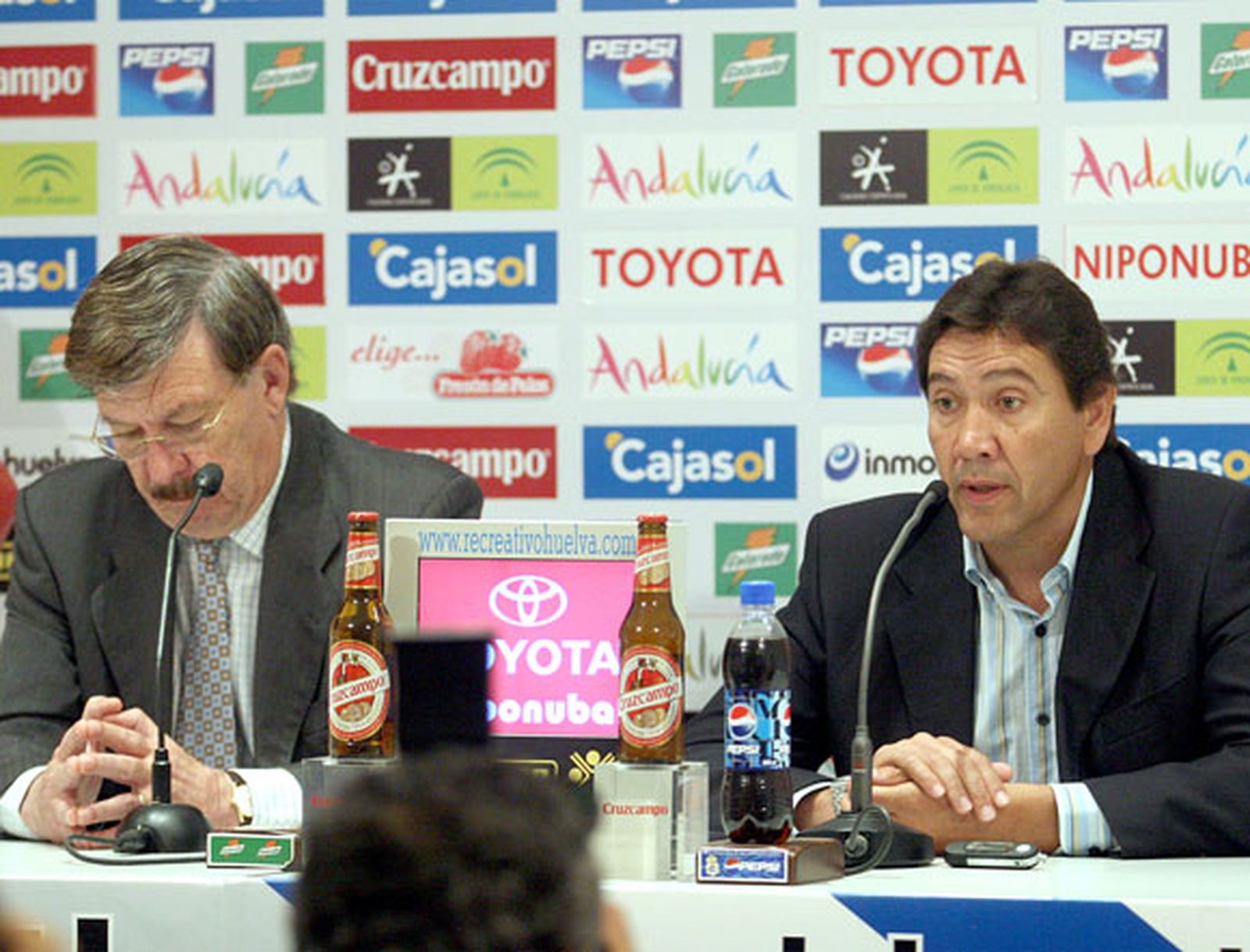 Zambrano, feliz, asegura que trabajará para que el Recre "siga creciendo"