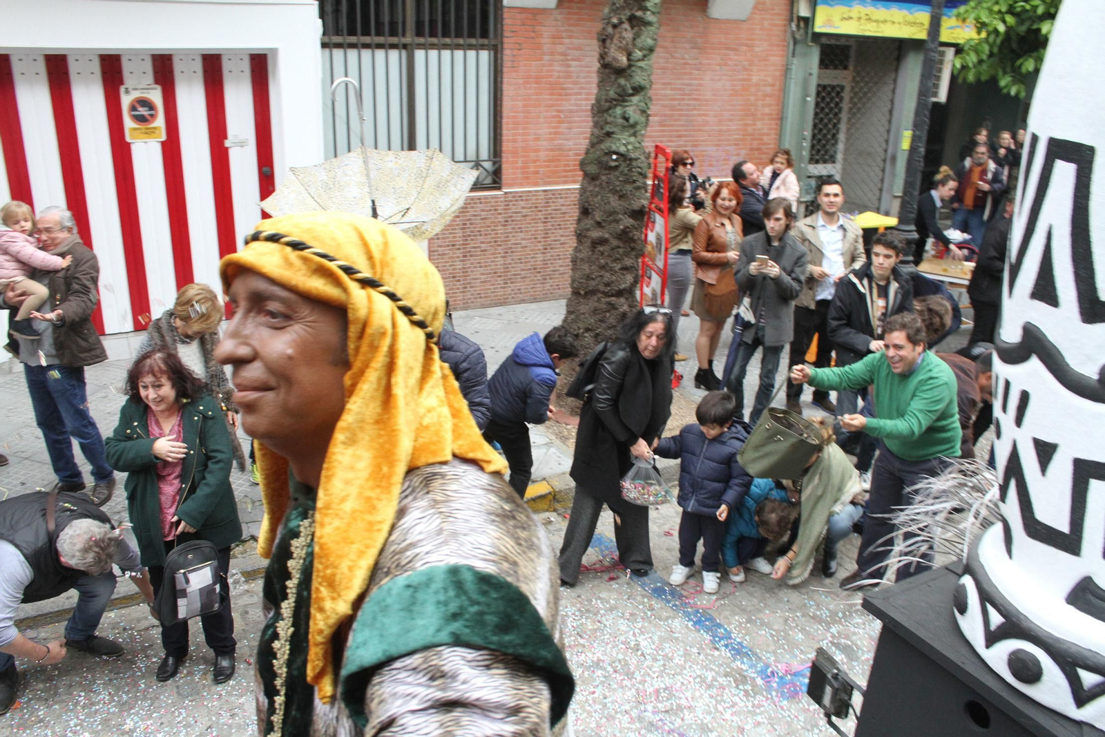 Cabalgata de los Reyes Magos 2018: Melchor, Gaspar y Baltazar adelantan su salida para llenar de ilusión las calles de Huelva