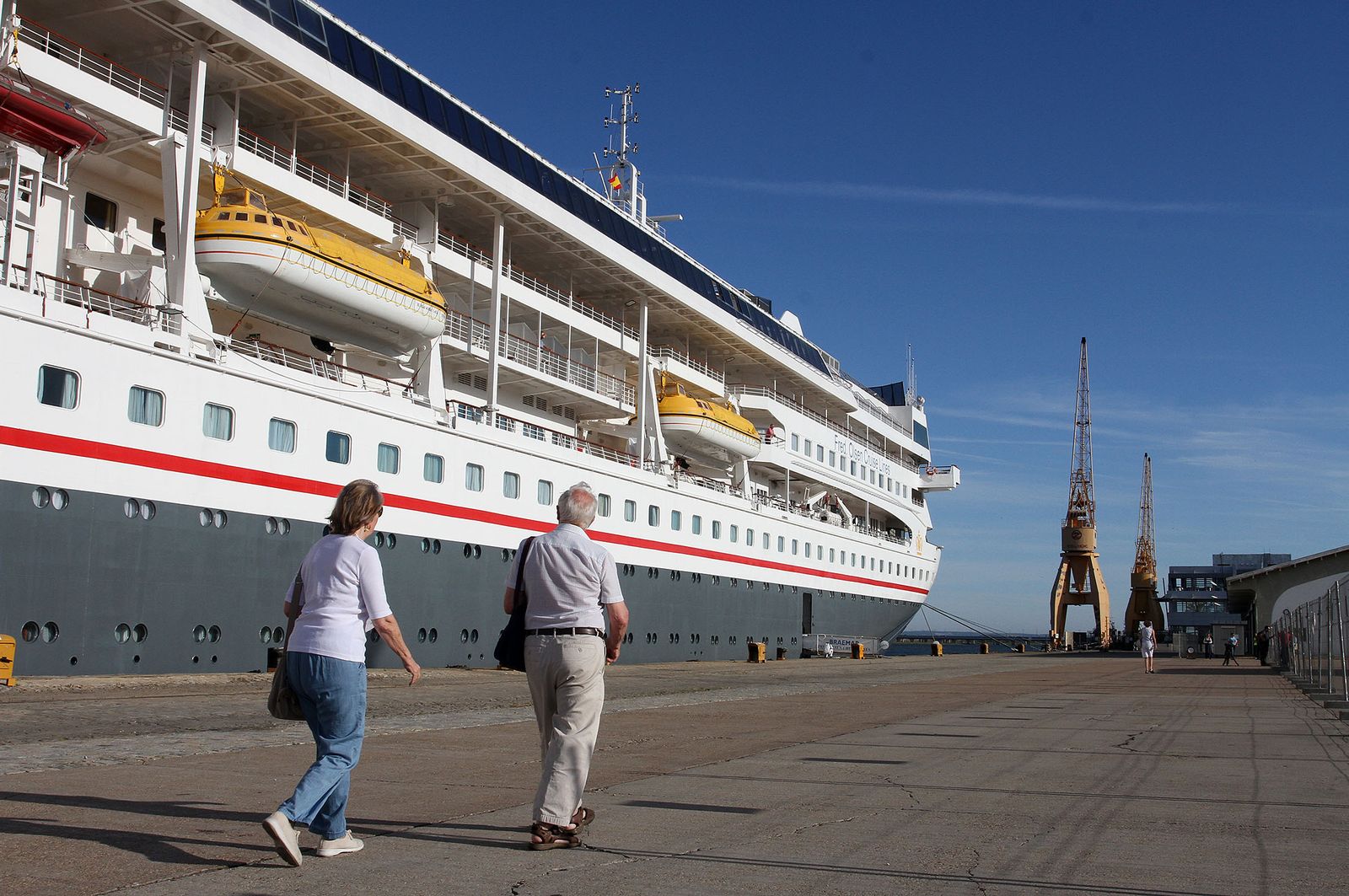 Un crucero atracado en Huelva