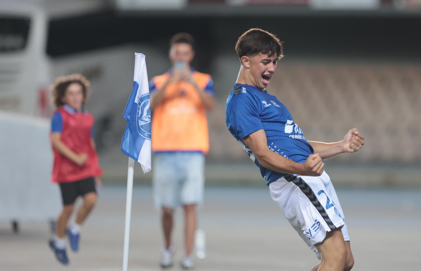 Imágenes del Trofeo Pepe Ravelo entre Xerez DFC contra Sevilla Atlético en Chapín