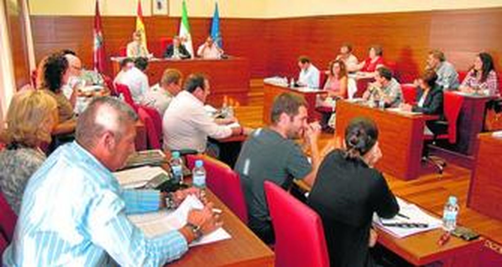 Un momento de la sesión plenaria que se celebró el pasado septiembre en la que se aprobó la propuesta de reducción de salarios.