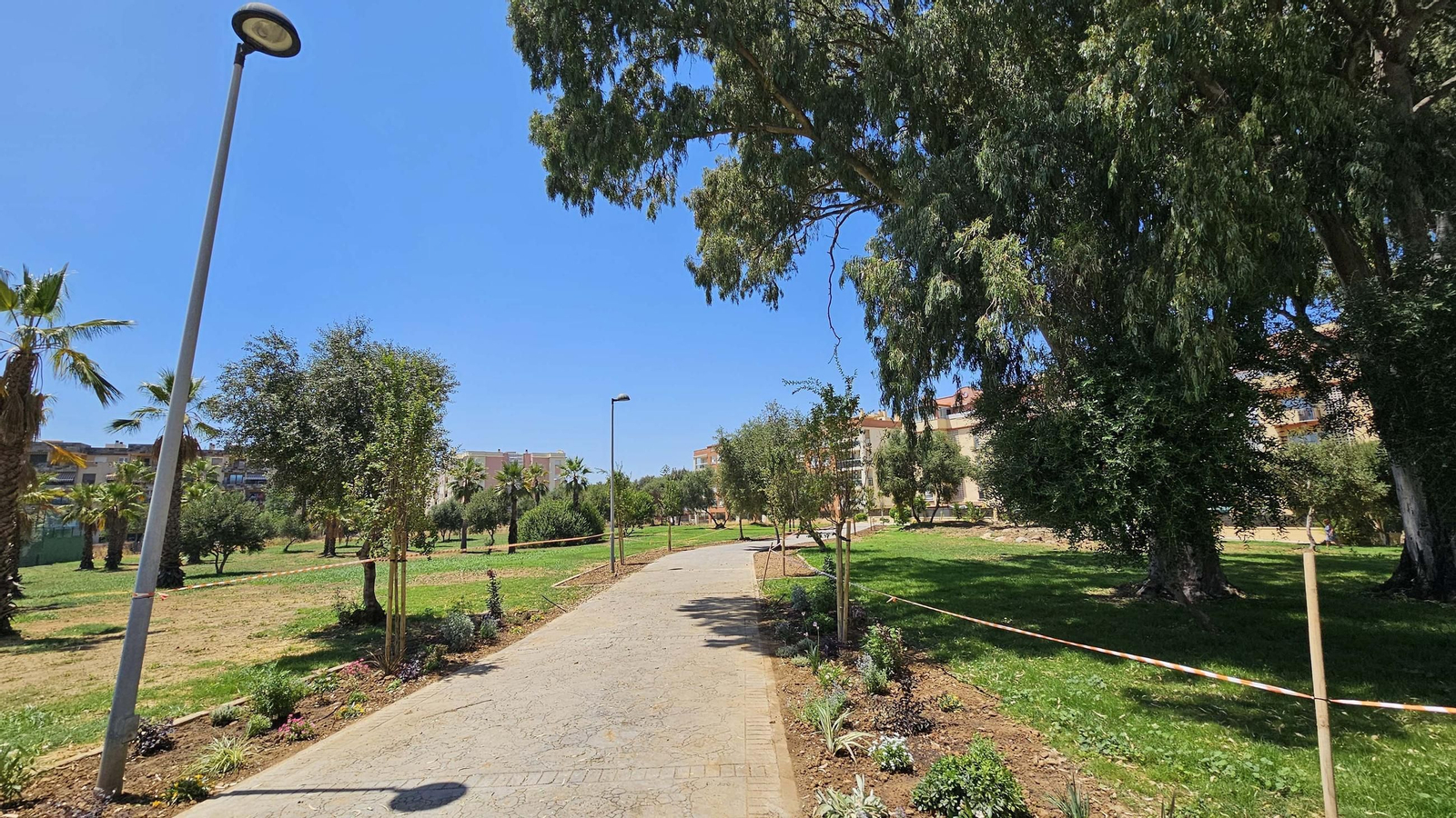 Fotos de los nuevos 12.000 metros cuadrados de zonas verdes de la Ermita, en Algeciras Fotos de los nuevos 12.000 metros cuadrados de zonas verdes de la Ermita, en Algeciras