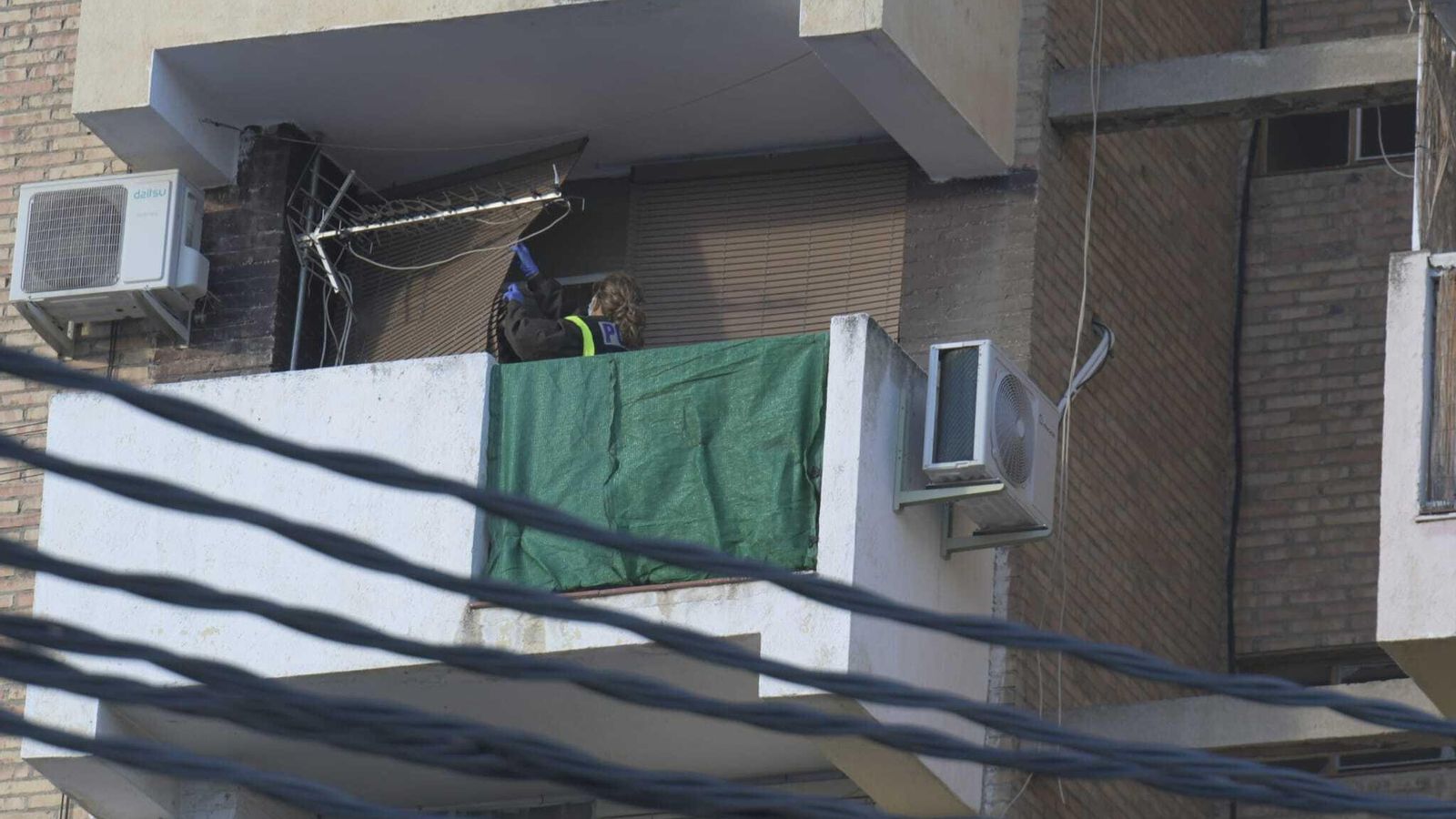 Uno de los registros de la Policía Nacional en la zona del Hotel Luz.