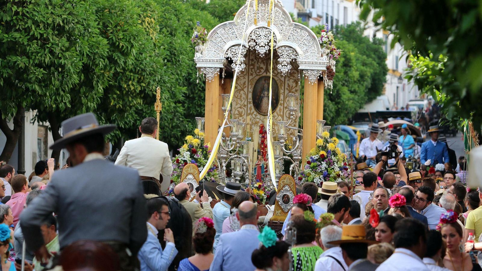 Inicio de la romería del Rocío en Córdoba. Inicio de la romería del Rocío en Córdoba.