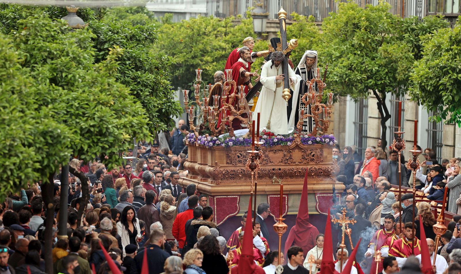 La Salvación,  en  la Carrera Oficial del  Martes Santo.