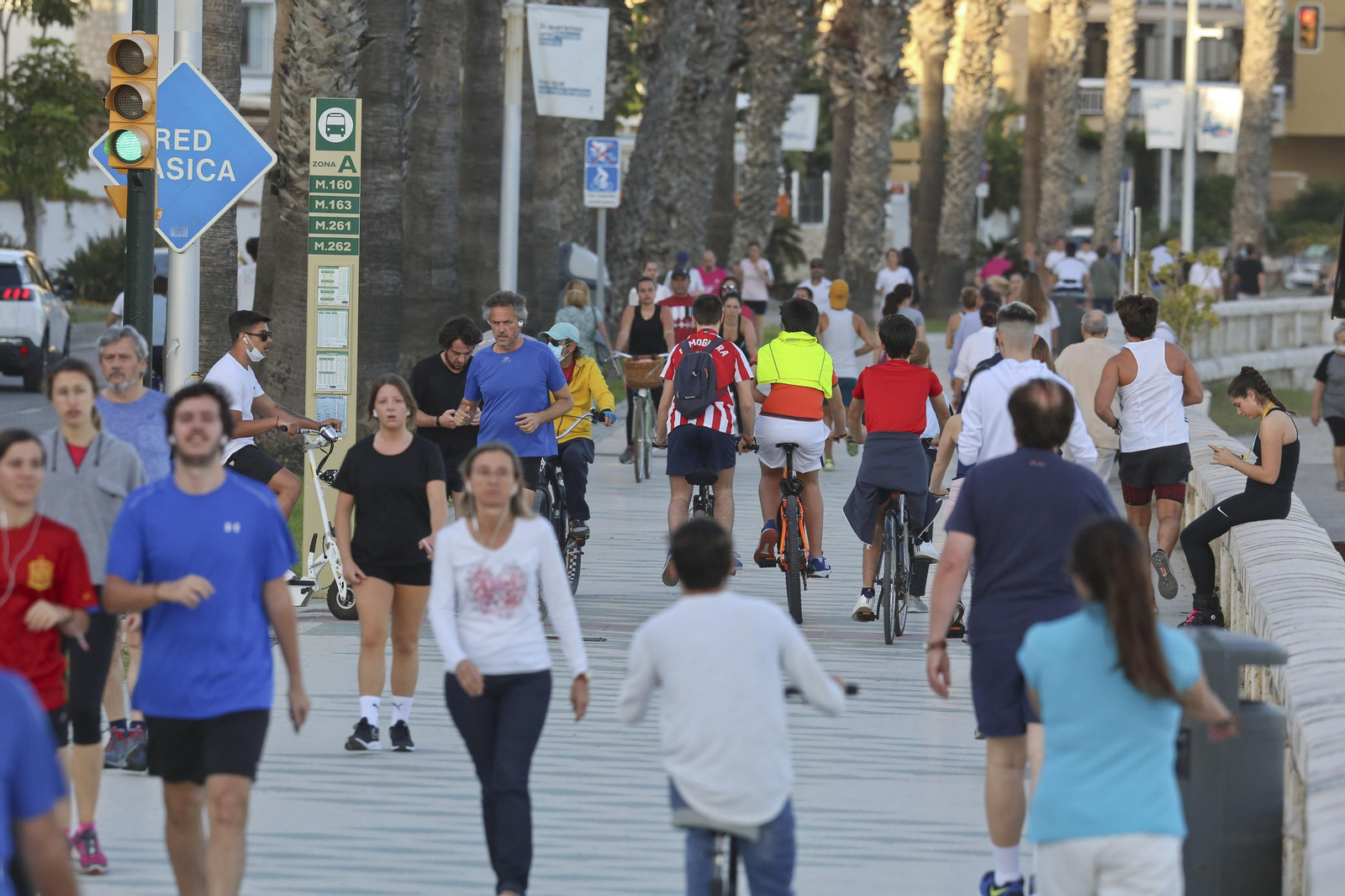 Las fotos de las concentraciones en el paseo marítimo de Málaga