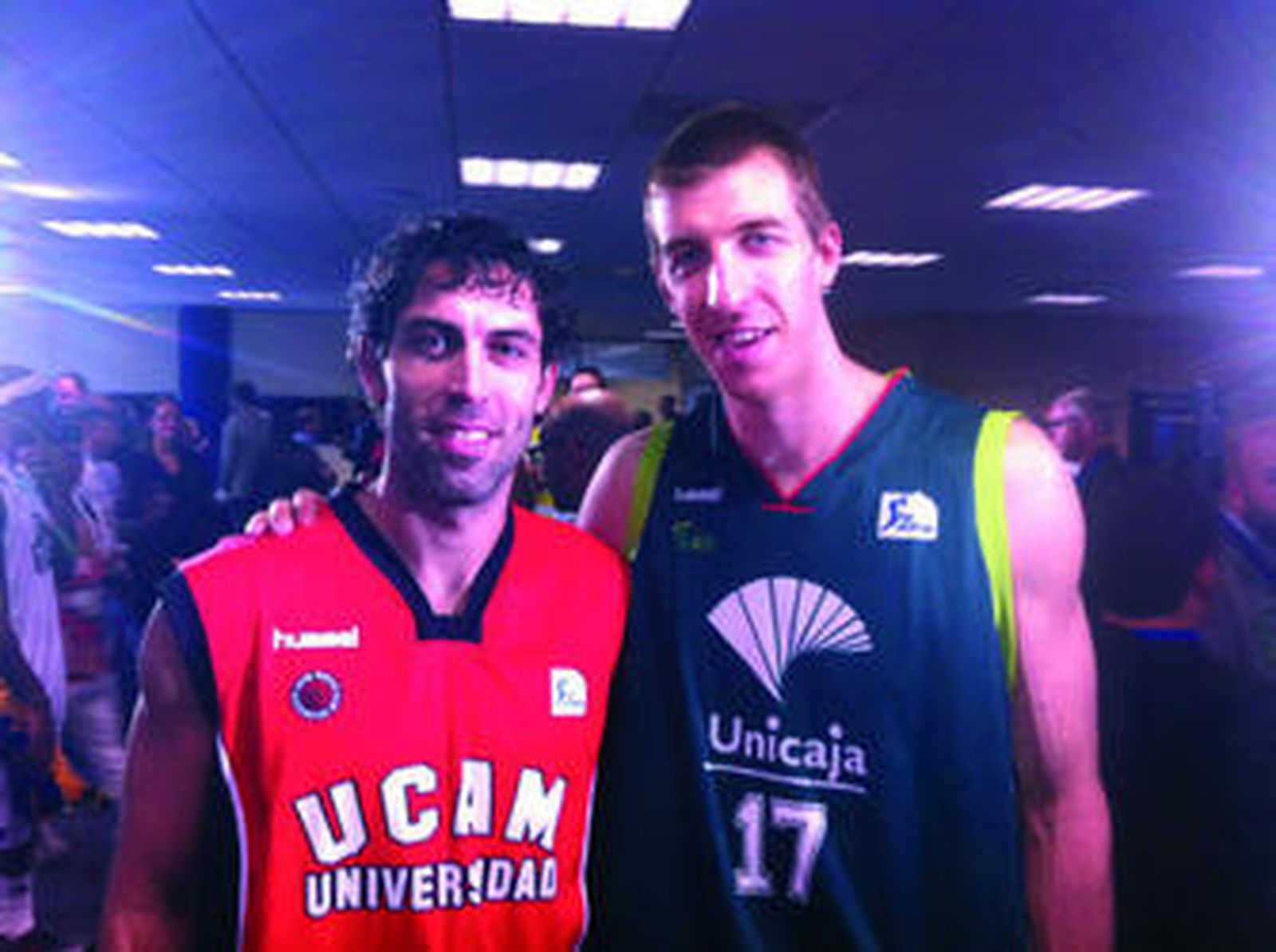 Berni Rodríguez posa con Fran Vázquez en la presentación de la Liga Endesa.