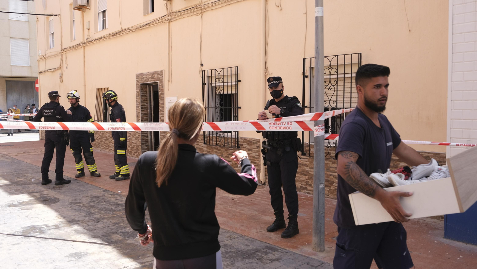 Imágenes de la vivienda con daños en el Tagarete. Almería