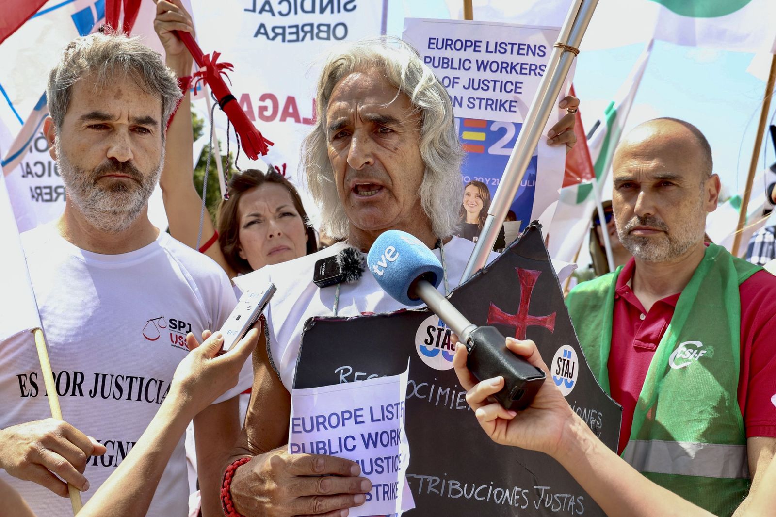 El representantes de STAJ de Granada, Antonio García, y el representante del área de Justicia de USO, Eloy Maza