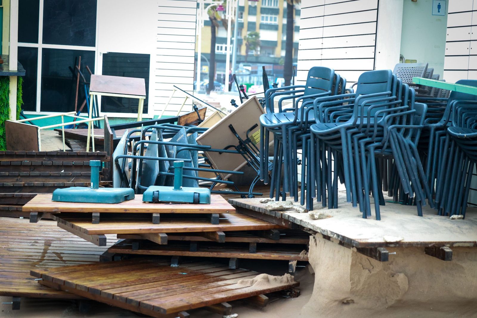 Imágenes de los principales destrozos provocados por la borrasca Leonardo en Cádiz