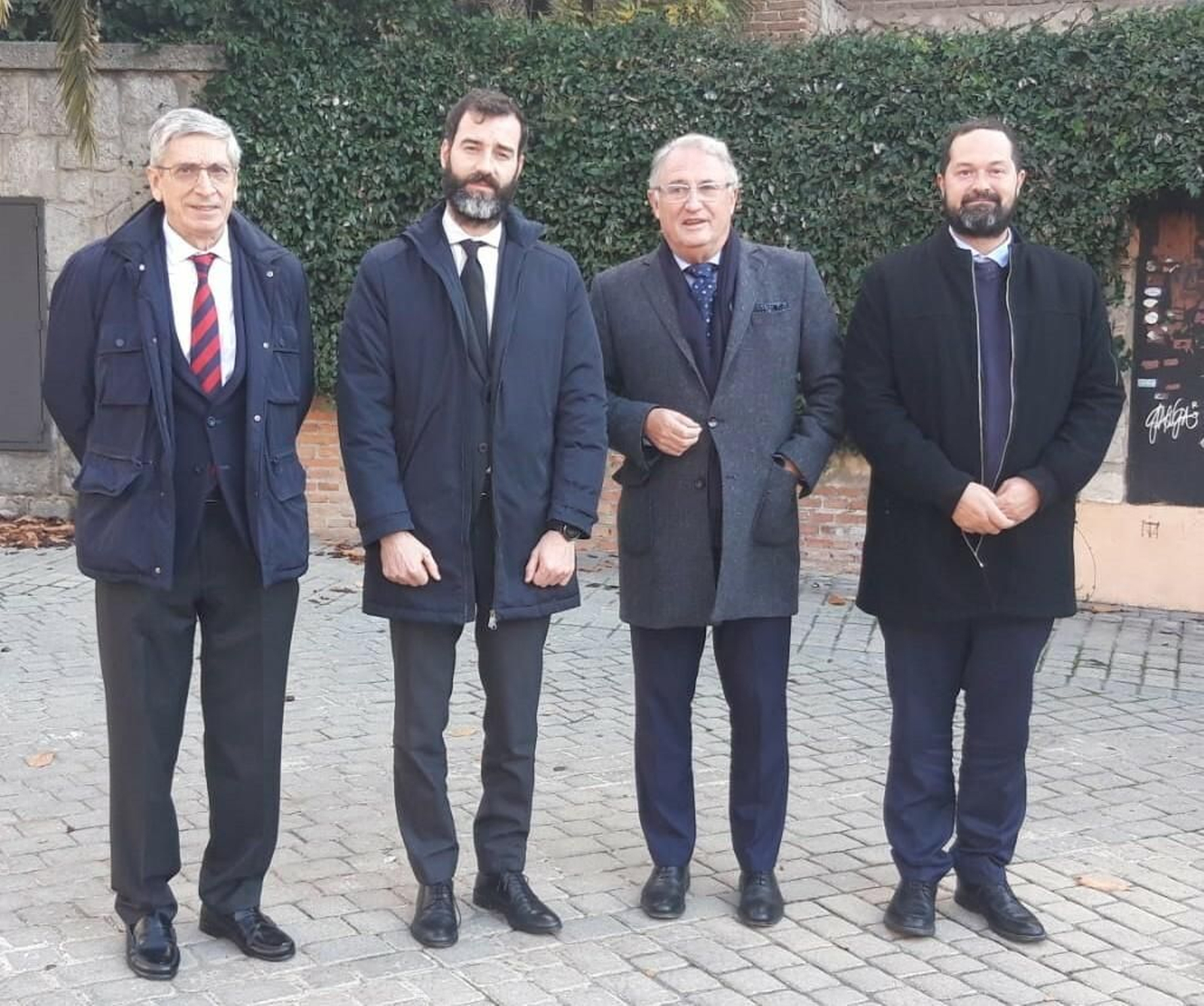 El presidente de la Autoridad Portuaria de Almería, Jesús Caicedo, ha mantenido una reunión en Madrid con el director general de la Marina Mercante y presidente de SASEMAR, Benito Núñez Quintanilla.