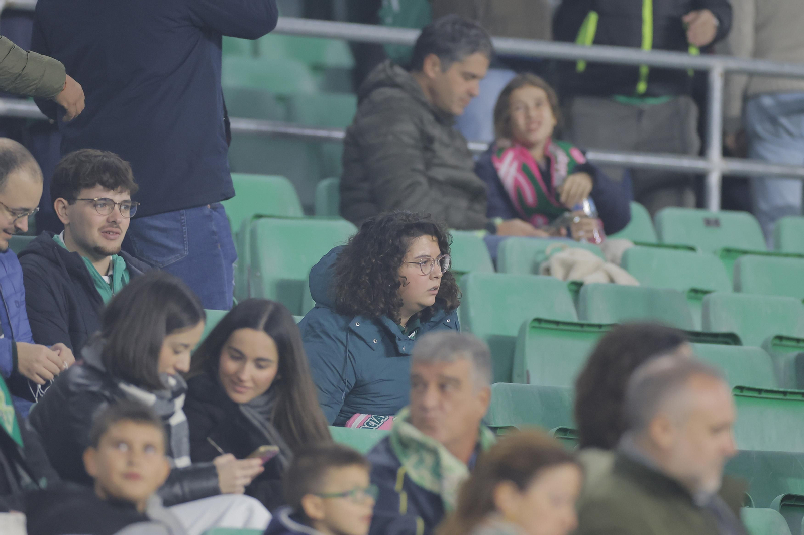 Búscate en las fotos del Betis-Las Palmas