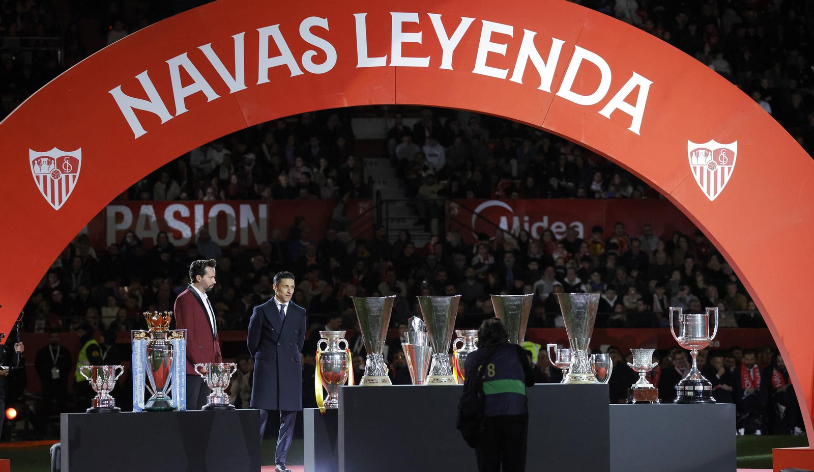 Las imágenes del homenaje a Jesús Navas