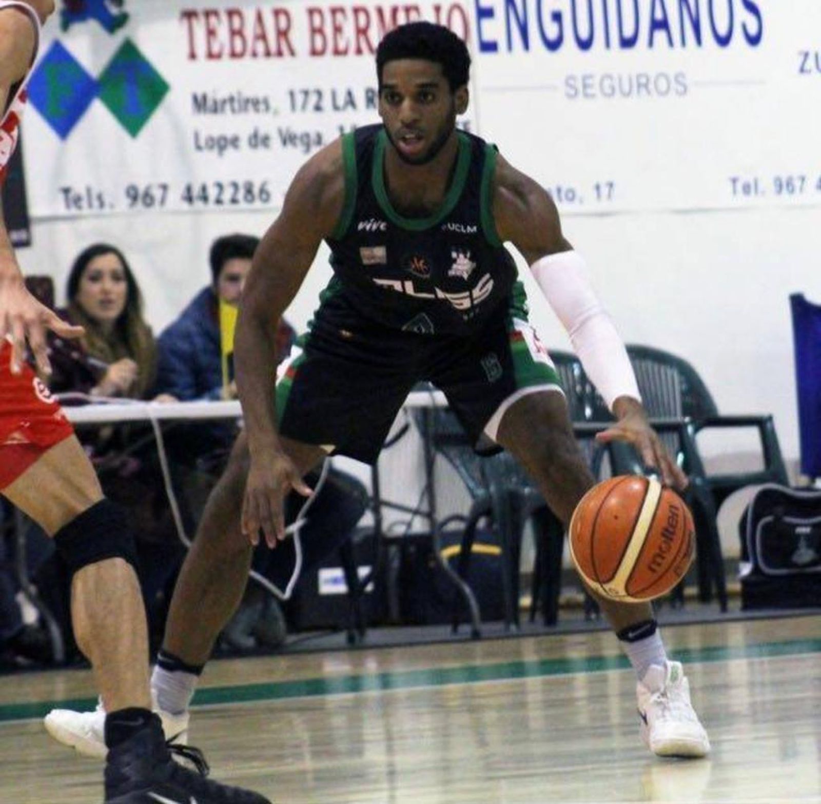 Jabs Newby, segundo fichaje de Udea en la última semana