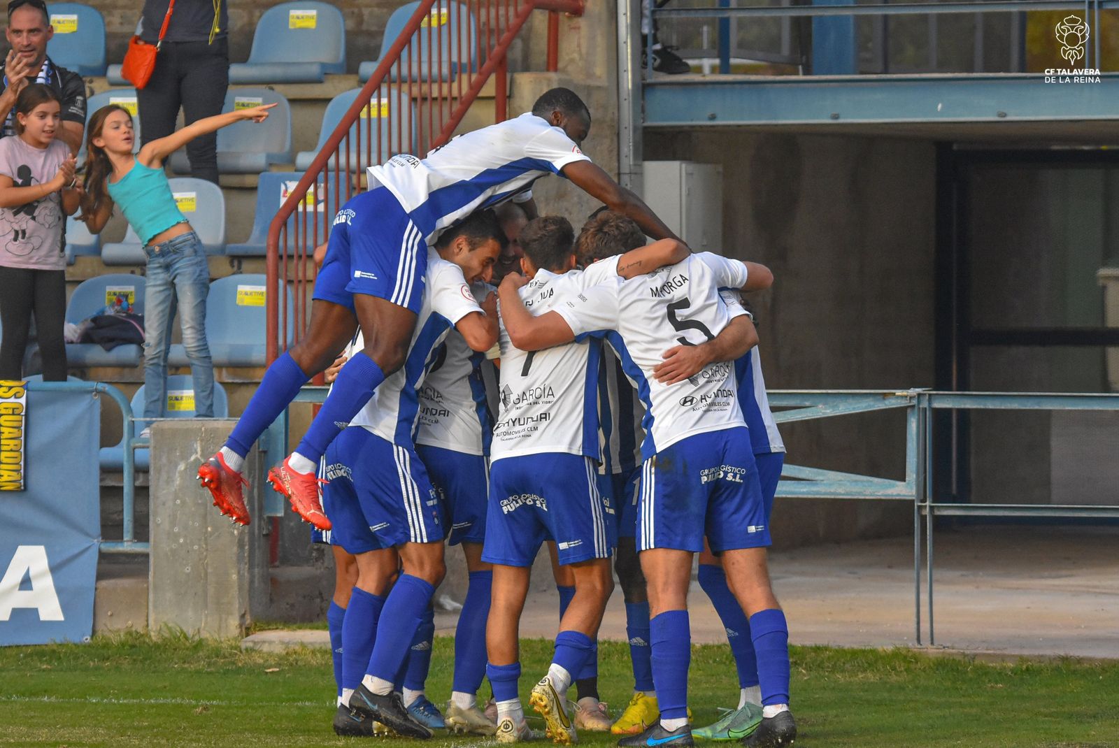 El Talavera festeja un tanto.