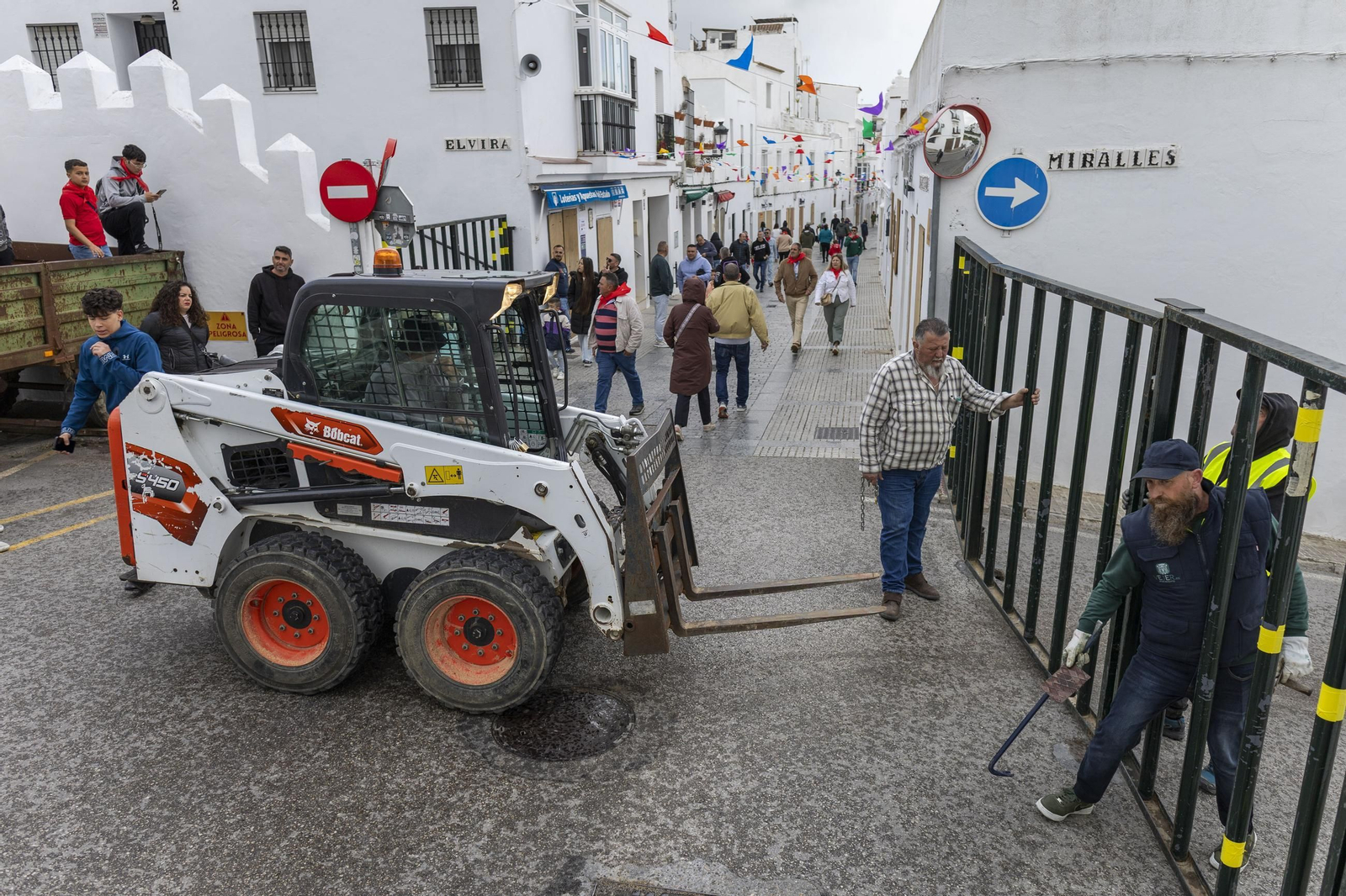 Las imágenes del Toro Embolao de Vejer 2025