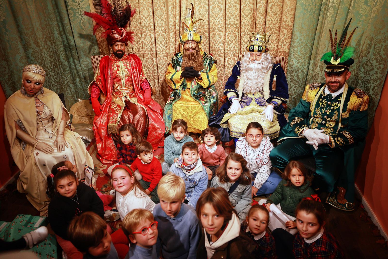 Las imágenes de la visita de los Reyes Magos a Cádiz