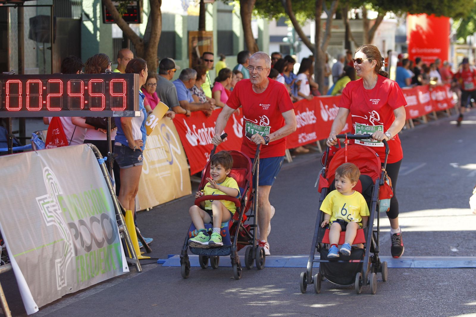 Fotogalería carrera atletismo popular enfermedades poco frecuentes. La Salle Almería
