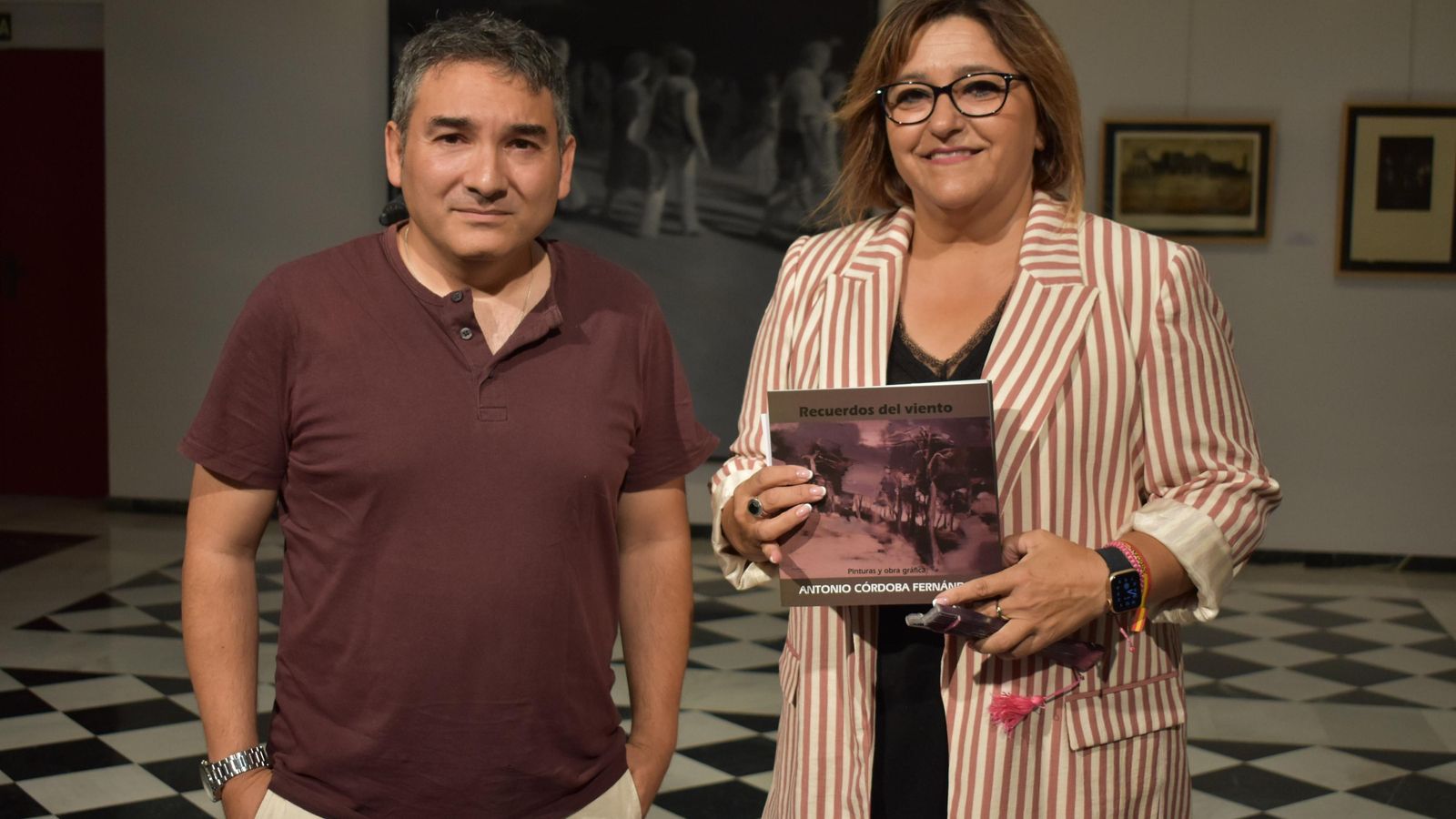 Antonio Cordoba junto a la concejala de cultura del Ayuntamiento de Albolote, Antonia Guerrero Marfil