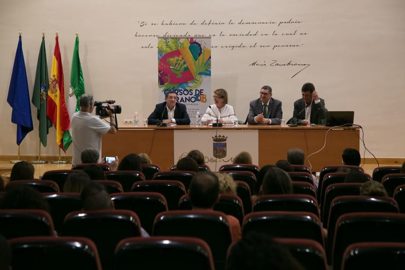 La Junta considera "clave" para acertar en políticas sociales que el ciudadano sea el eje de los servicios