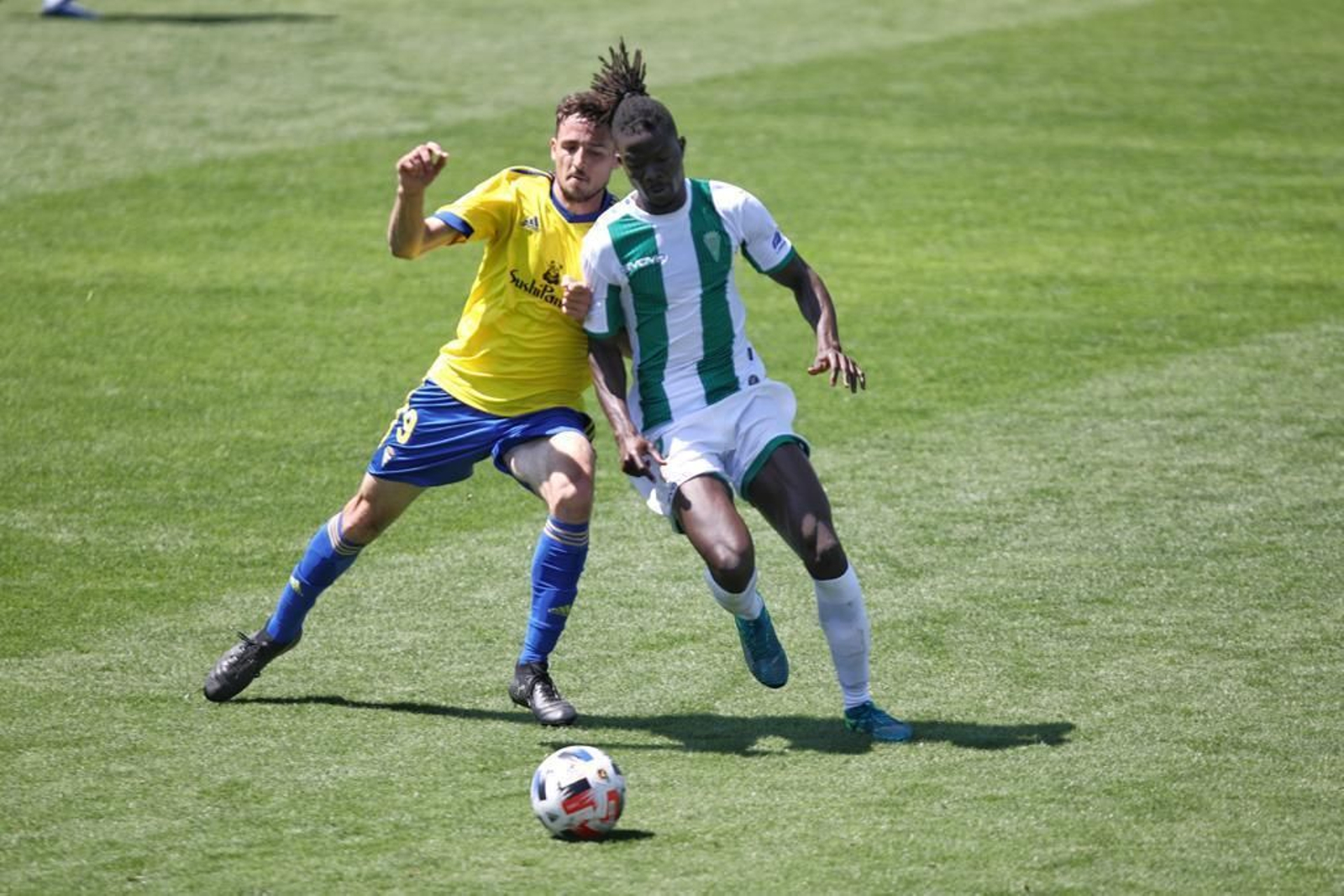 Las imágenes de la derrota del Córdoba CF ante el Cádiz B