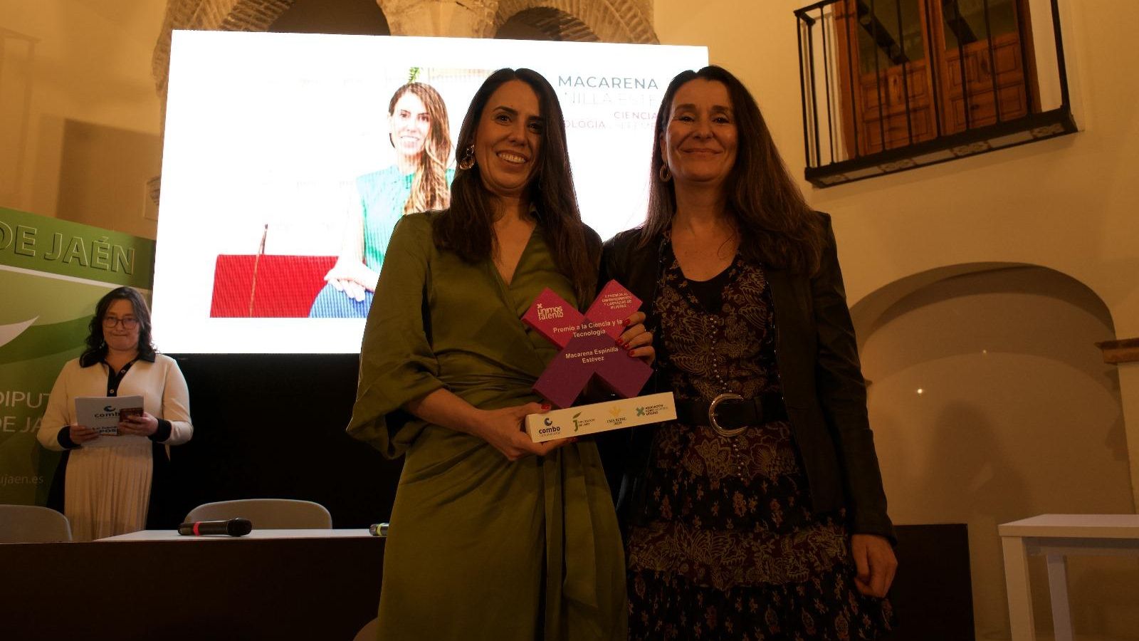 Macarena Espinilla Estévez, investigadora y catedrática en el Departamento de Informática de la Universidad de Jaén se llevó el Premio a la Ciencia y la Tecnología.