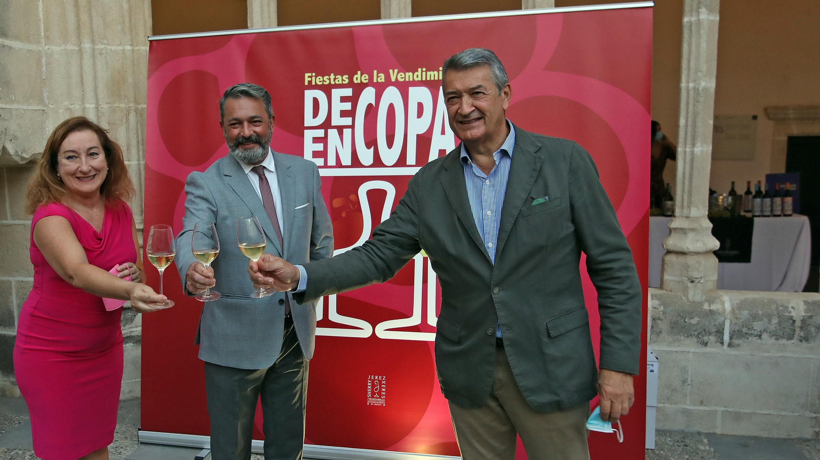 Se inaugura 'De Copa en Copa' en los Claustros y comienzan en el Alcázar las 'Catas Magistrales' con los vinos de Lustau
