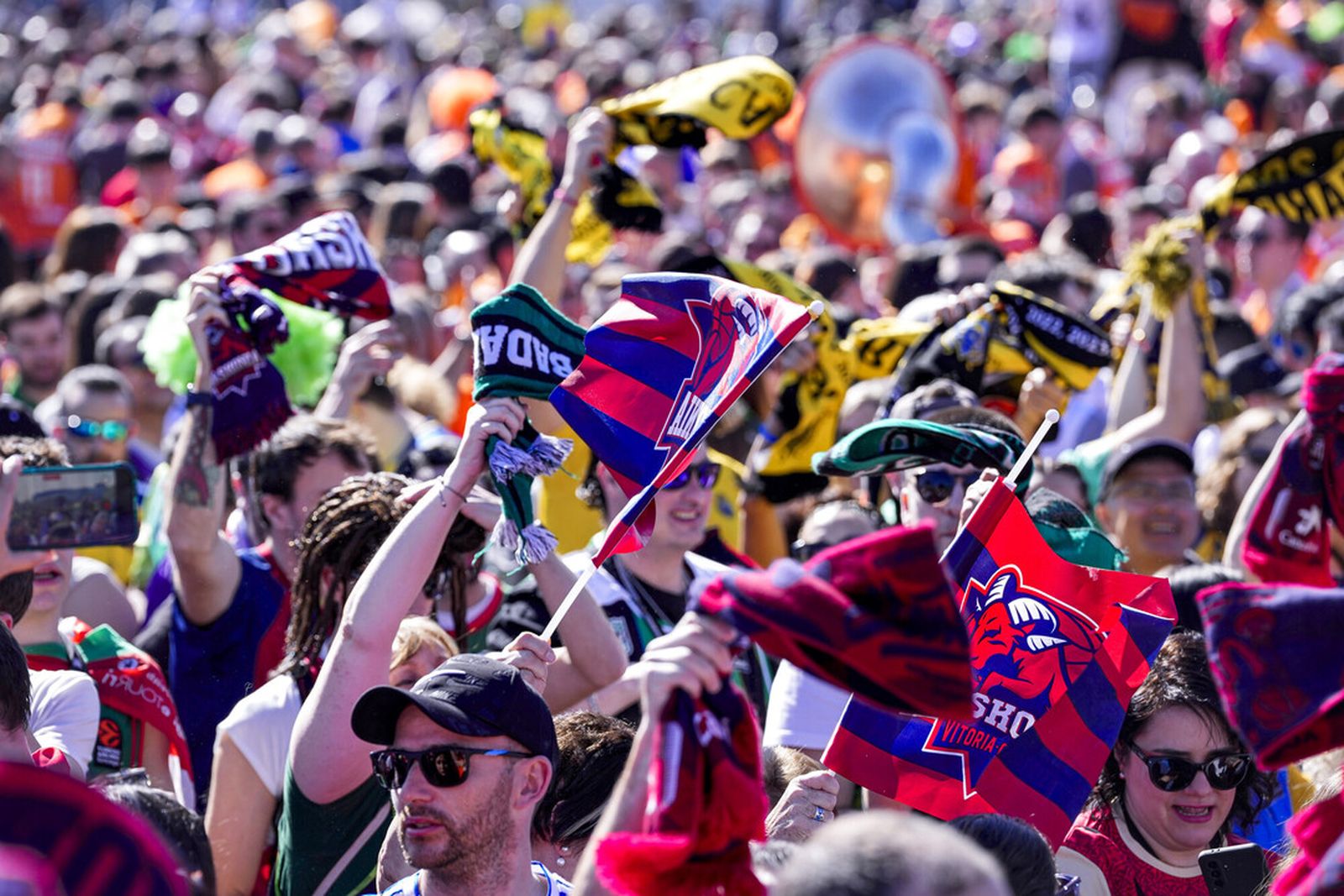 Las fotos del encuentro de aficiones de la Copa del Rey de Valencia