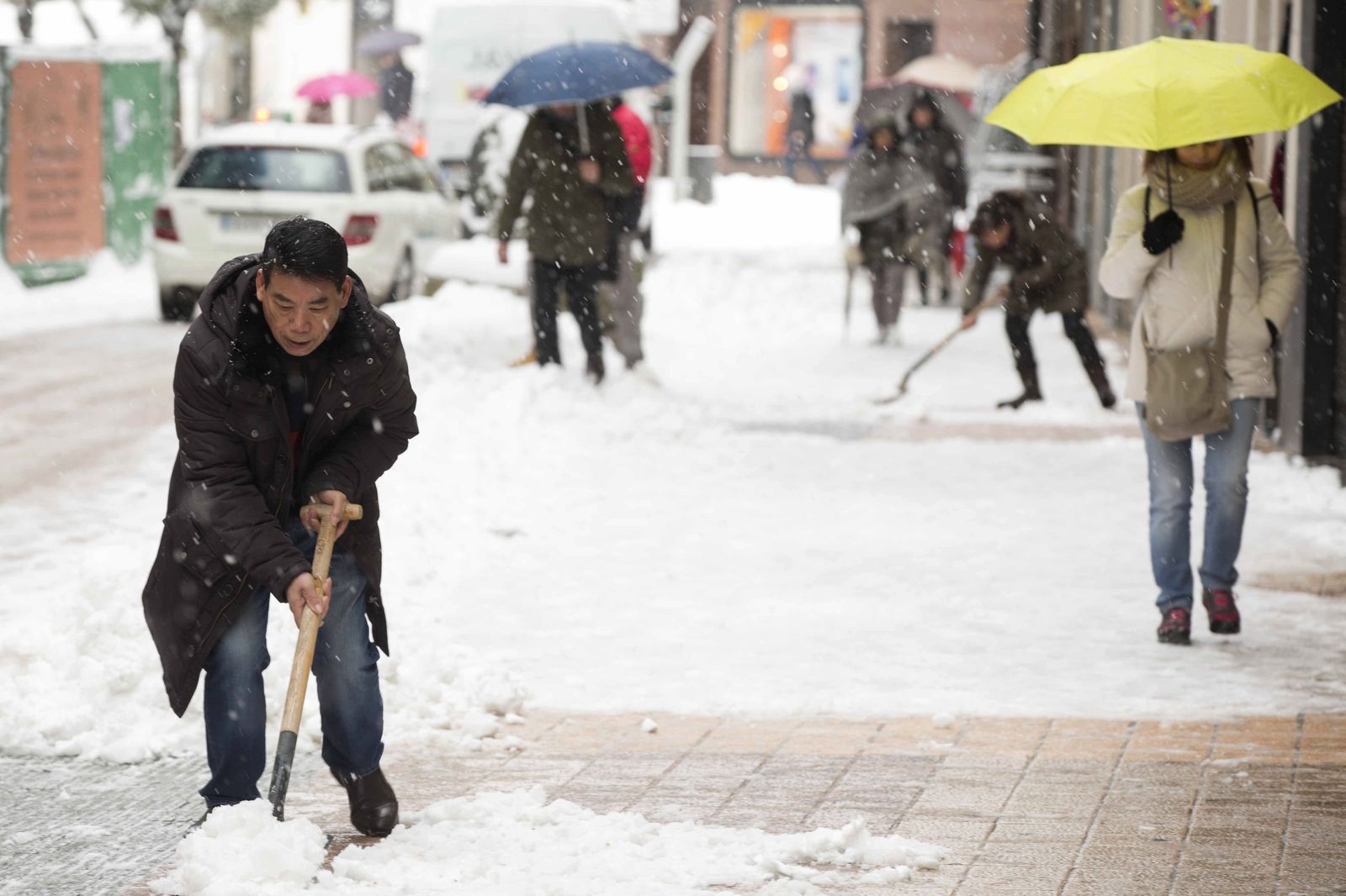 La nieve ha teñido de blanco el País Vasco