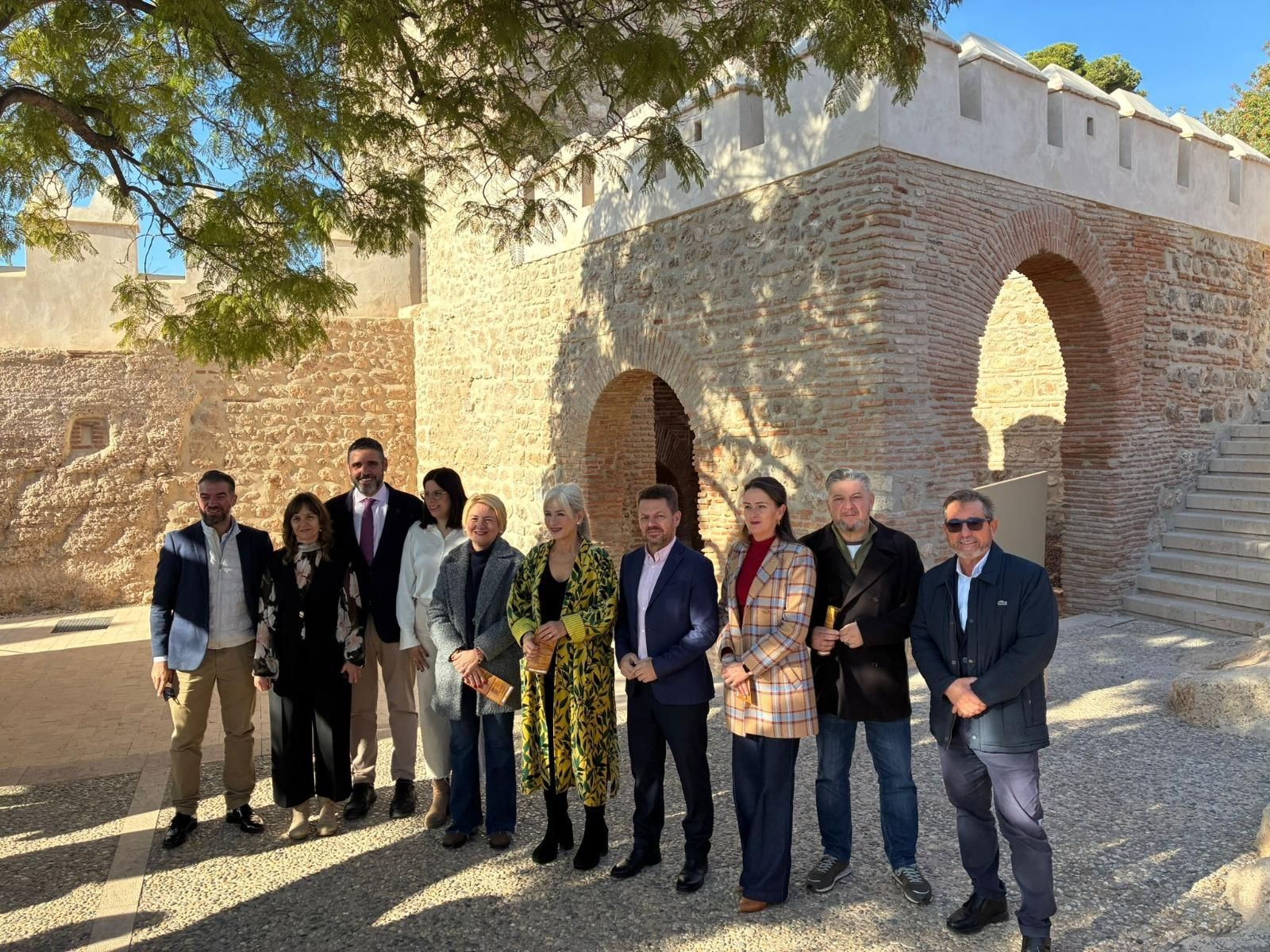 La consejera de Cultura, Patricia del Pozo en su visita a la Alcazaba.