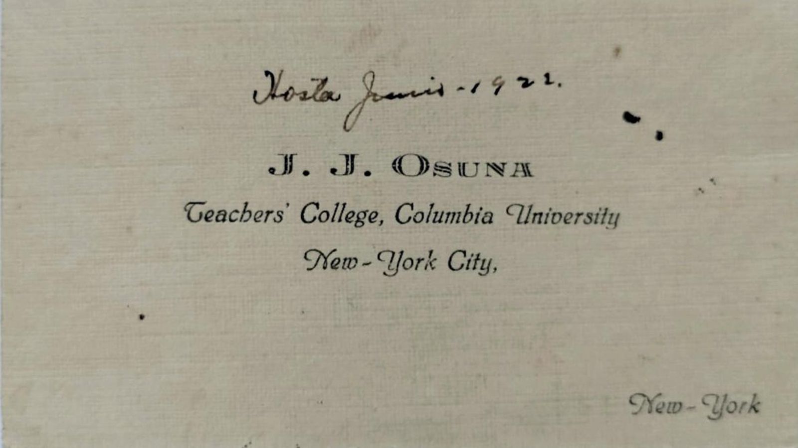 tarjeta de visita que dio inicio a la investigación