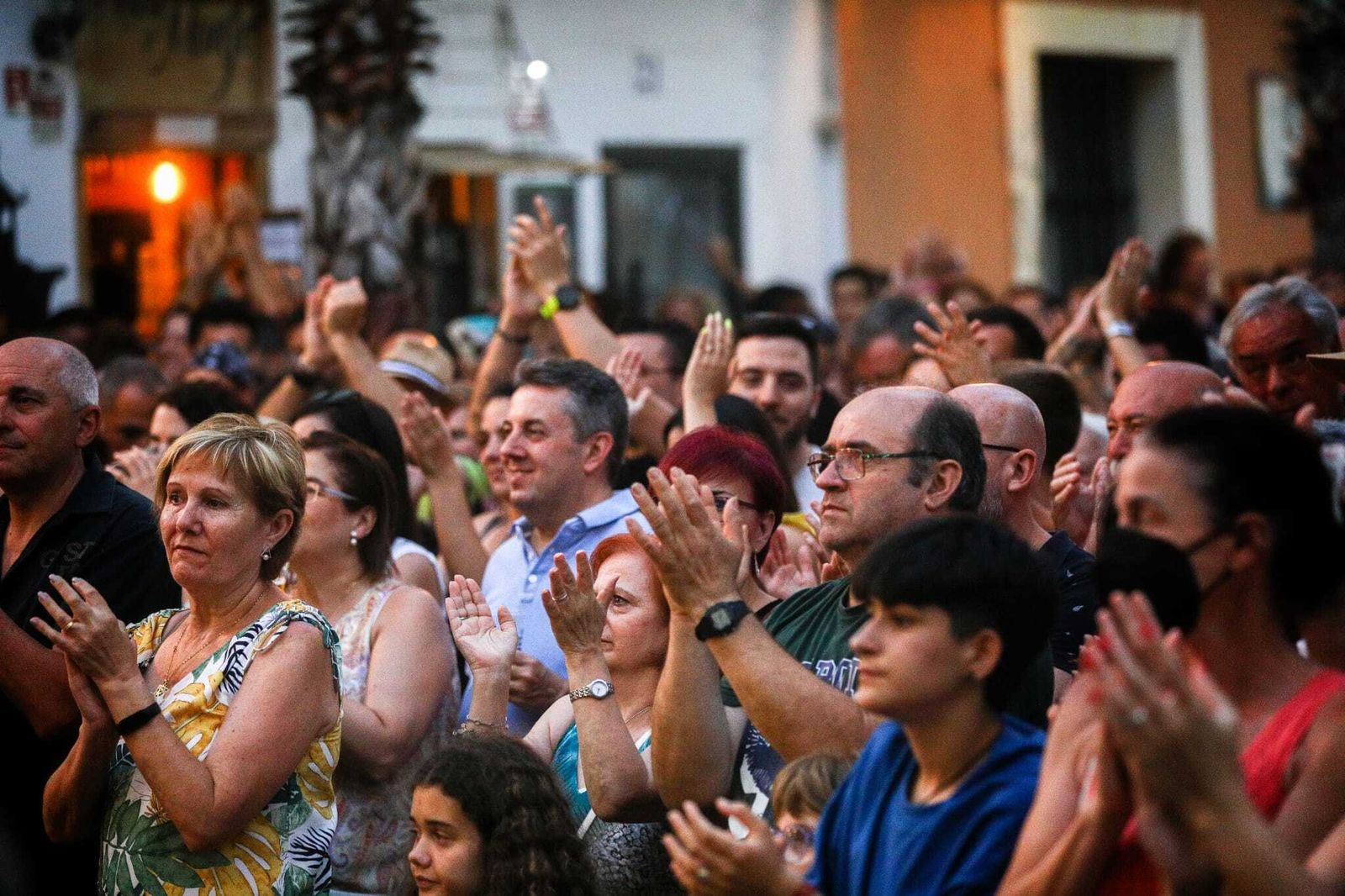 La noche del viernes de Carnaval en Cádiz, en imágenes