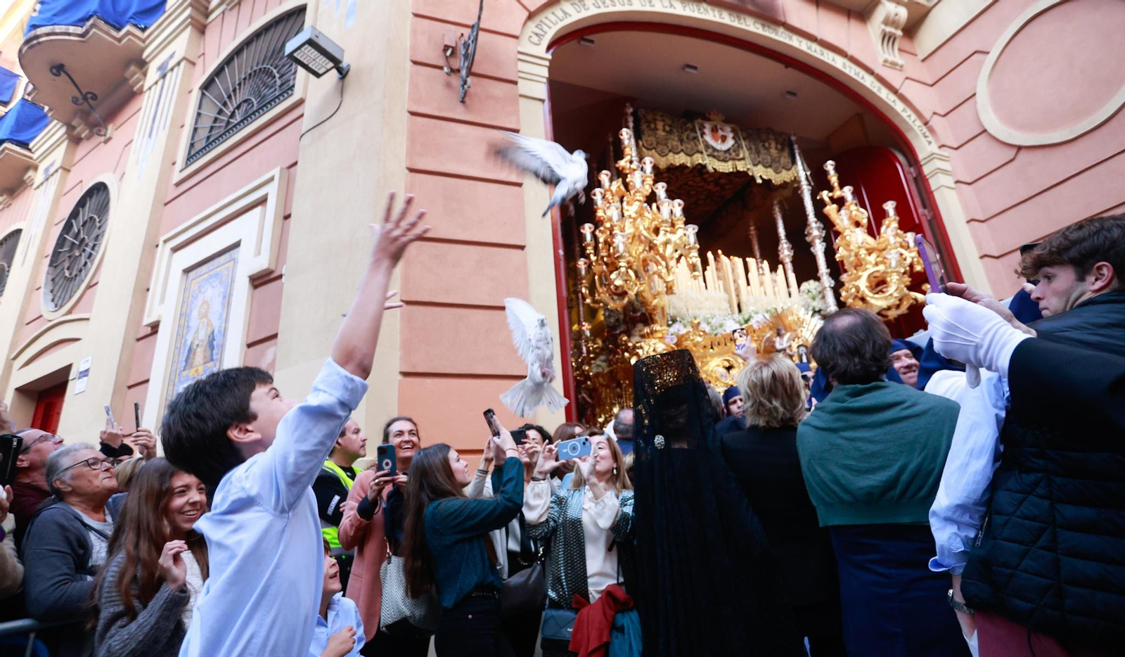 Las fotos de La Paloma en el Miércoles Santo de Málaga