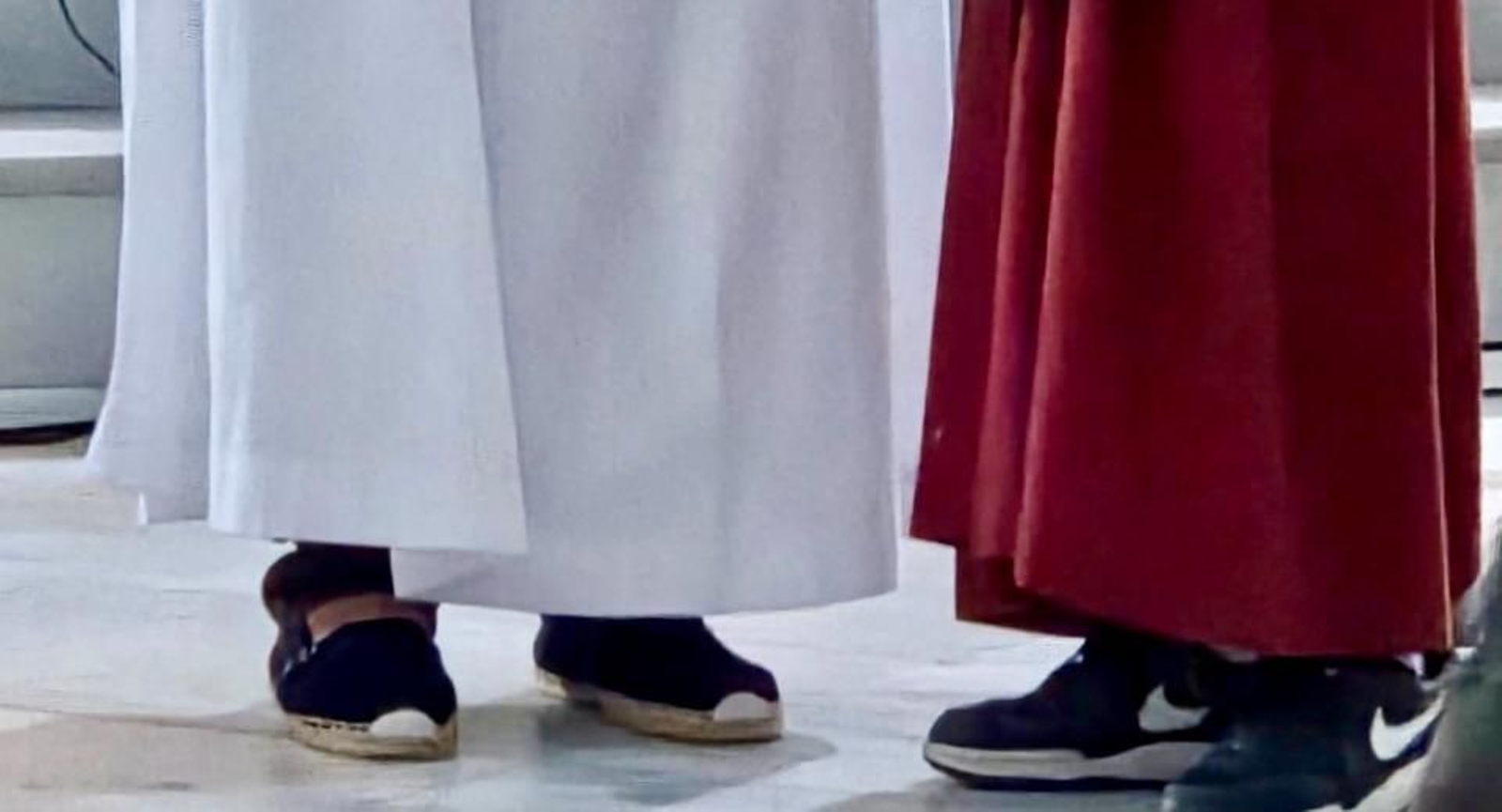 Un sacerdote con esparteras.