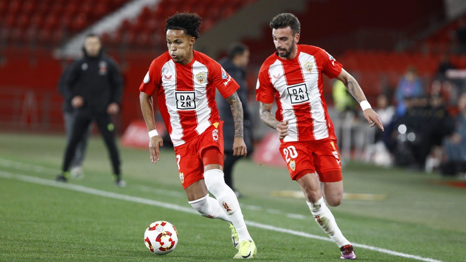 Lázaro estrenó titularidad y vio portería, siendo el autor del 2-1