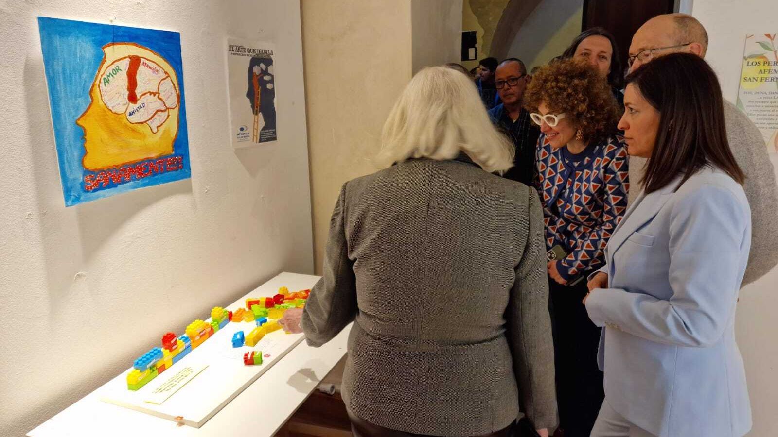 Otras de las obras de la exposición de Afemen en el Castillo.