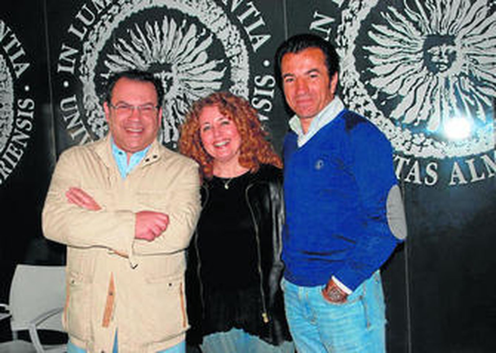 El periodista Paco Aguado, la directora del Aula Taurina, Teresa Belmonte, y el torero José Pedro Prados, El Fundi.