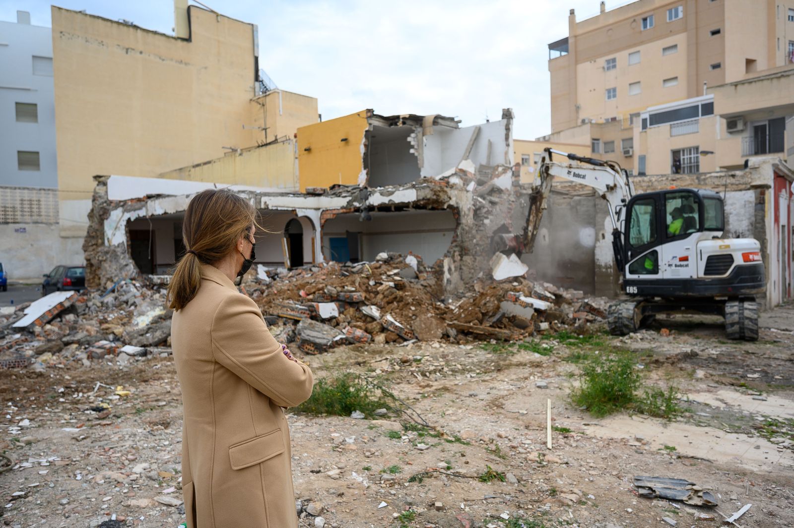 La concejal de Urbanismo, en una imagen de archivo, cuando se procedía a la demolición de las últimas casas expropiadas