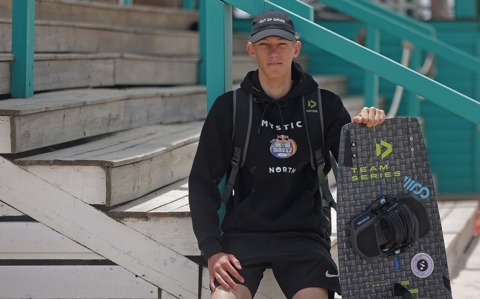Fotos de Lorenzo Casati y Valentin Hoenderop, participantes del Red Bull King of the Air Tarifa 2025